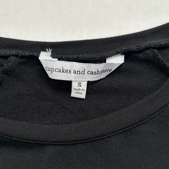 Cupcakes & Cashmere Black Mariam Cold Shoulder Top‎ Small - Picture 7 of 9